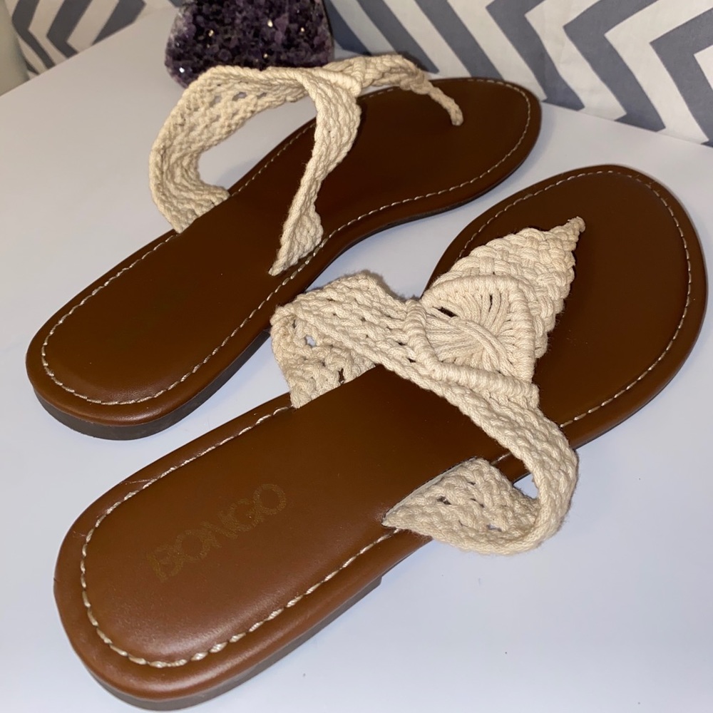 BONGO sandals size 10